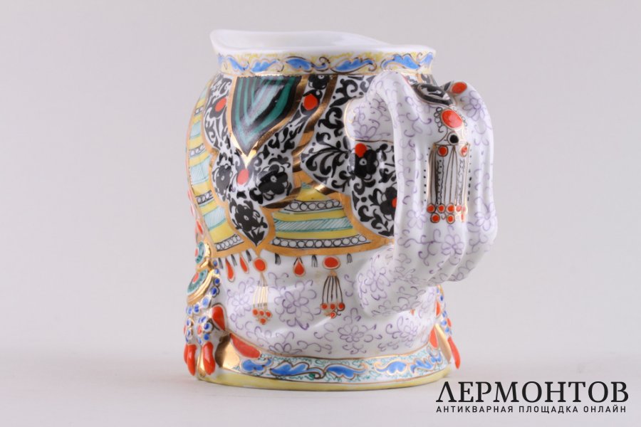 Кружка Молоко. СССР, ЛФЗ, автор модели Данько, 1960-е гг. Фарфор, роспись.