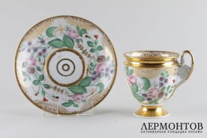 Чайная пара с расписным цветочным декором. Фарфор. Россия, Гарднер.