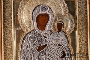 Икона "Богоматерь Одигитрия". Россия, сер. 19 в. Дерево, левкас, темпера. 