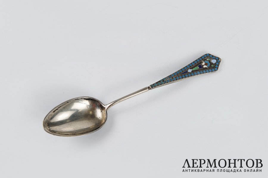 Ложка десертная с эмалью . Серебро 84 пробы. Российская империя, XIX век.