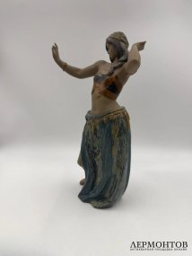 Статуэтка «Ритм Востока II». Фарфор грес, Lladro, скульптор Alfredo Llorens, Испания, 2005–2008 годы