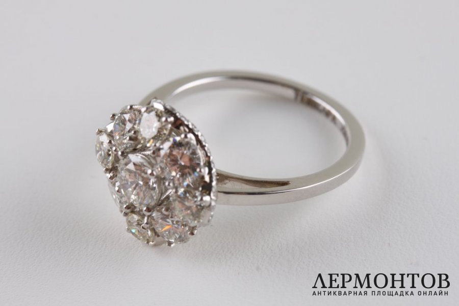 Кольцо круглой формы. Вставка - бриллианты 2,45 ct. Золото 750 пробы.