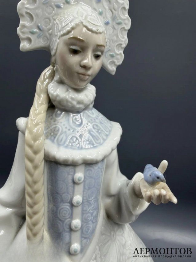 Статуэтка «Снегурочка». Фарфор, Lladro, скульптор Francisco Polope, Испания, 2009–2013 годы