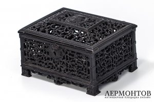 Шкатулка ажурная с маскароном. Российская Империя, Касли, М.Тепляков, 1914 г. Чугун.