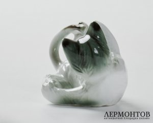 Статуэтка «Котёнок играет хвостом». Фарфор, Tilia, Португалия, вторая половина XX века