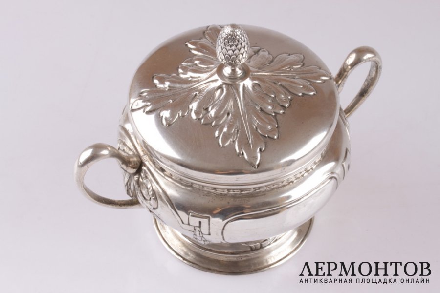 Сахарница с крышкой в классическом стиле. Серебро 800 пробы. Германия