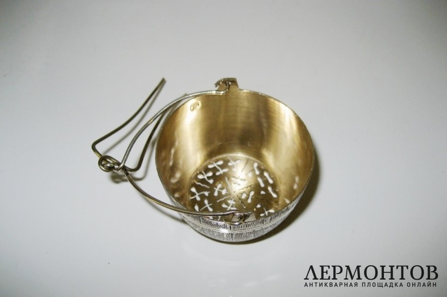 Ситечко Ведро. Серебро 950 пробы, золочение. Франция, XIX век.