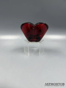 Настольные часы «Puffed Heart». Рубиновый хрусталь, Baccarat, Франция
