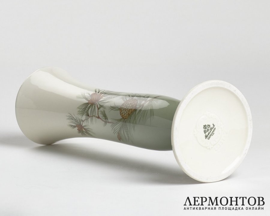 Ваза «Сосновая ветка». Фарфор, Rosenthal, Германия, 1940 год
