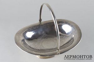 Сухарница в русском стиле. Россия, Москва, мастер И.И.,1888 год. Серебро 84 пробы. 