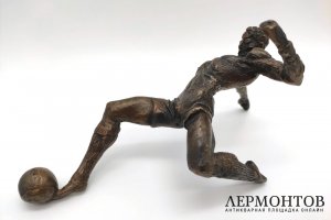 Ян Янович Нейман. Скульптура Футболист. Бронза, литье. Россия, после 1980-х гг.