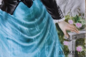 Пласт Две девушки в кринолинах. Фарфор, живопись. Франция, начало 20 века.