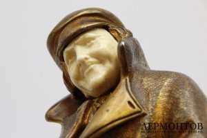 Скульптура Мужчина с корзиной яблок. Бронза, кость. Франция, Secarel, 1920-30е гг.