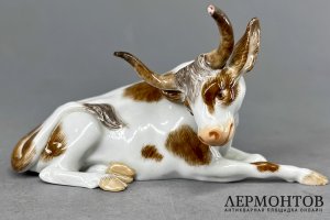 Статуэтка Лежащий бык. Фарфор, роспись. Германия, Мейсен, 1999 год.