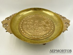 Крупная ваза с охотничьим сюжетом. Зап. Европа, 19 в. Бронза, золочение.
