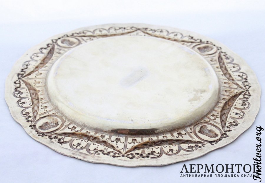 Блюдо круглое Société Louvre. Серебро 800. Франция