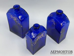 Набор штофов. Зап. Европа, рубеж 19-20 веков.. Кобальтовое стекло.