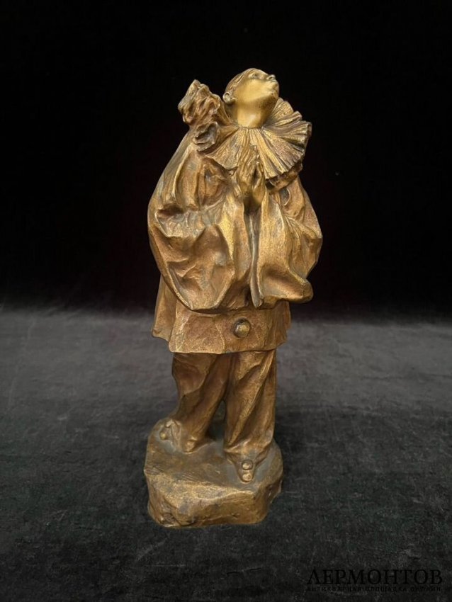 Скульптура Пьеро. Франция, Lucien Alliot, 1920-30-е гг. Бронза, золотистый лак.