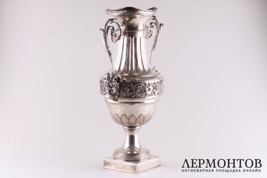 Большая ваза в стиле ампир. Серебро 800 пробы. Италия, Милан, сер. XIX в.