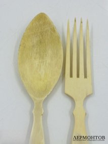 Ложка и вилка для салата. Серебро 84 пробы, кость, П. Овчинников, Россия, 1880-е годы