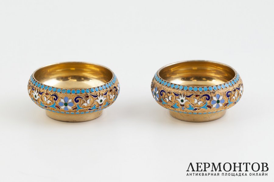 Парные солонки. Российская Империя, мастер В. Андреев, 1899-1908 гг. Серебро 84 эмаль