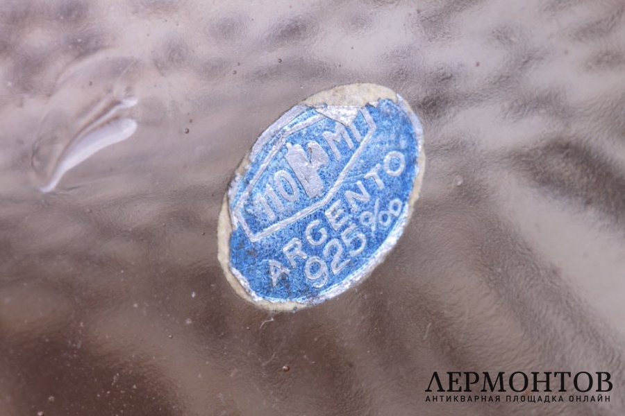 Графин из стекла цвета salmon. Серебро 925 пробы. Италия, 1935-1945 гг.