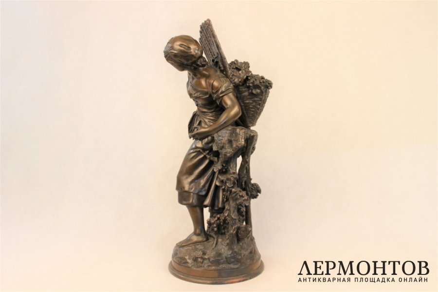 Скульптура. Сборщица ягод. Бронза. Матюрен Моро. Франция.