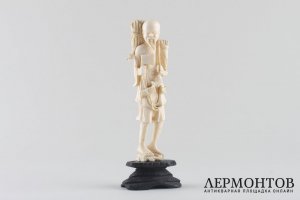 Статуэтка. Дровосек. Слоновая кость. Китай. XIX-XX  вв.