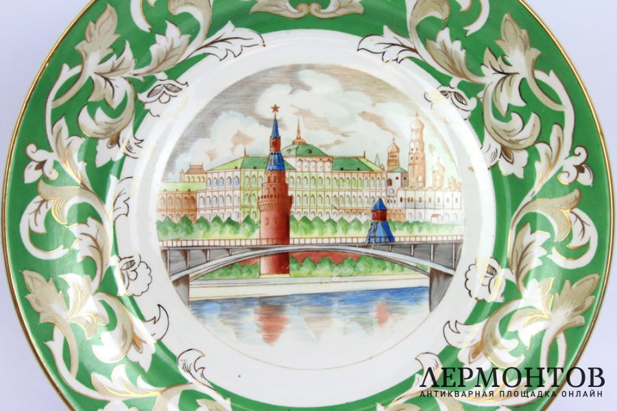 Блюдо 40 лет Октября, Кремль, агитация. СССР, Дулево, 1957. Фарфор, роспись по деколи