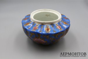 Сахарница с цветочной росписью. Россия, фабрика Сафронова, 1820-1840-е гг. Фарфор.