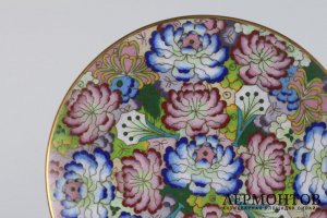 Блюдо с флоральным орнаментом. Клуазоне. Китай, 1950-70-е гг.