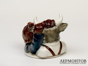 Статуэтка «Медведь и бык на бирже». Фарфор, Karl Ens, Германия, 1990-е годы