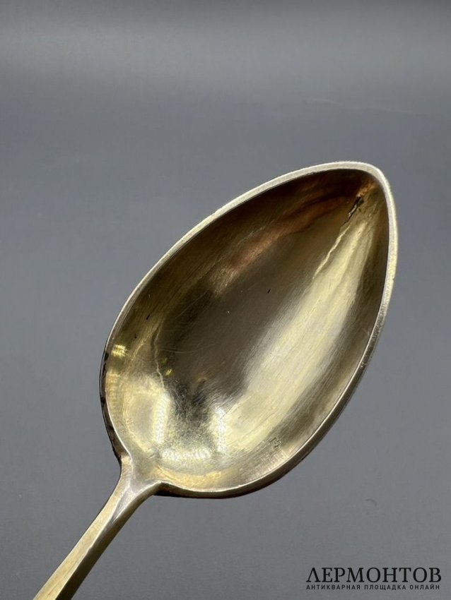 Чайная ложка с птичкой на ветке. Серебро 84 пробы, эмаль по скани, П. Милюков, Россия, 1880-е годы