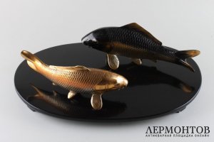 Окимоно Зеркальные карпы. Бронза. Япония, первая треть ХХ в.