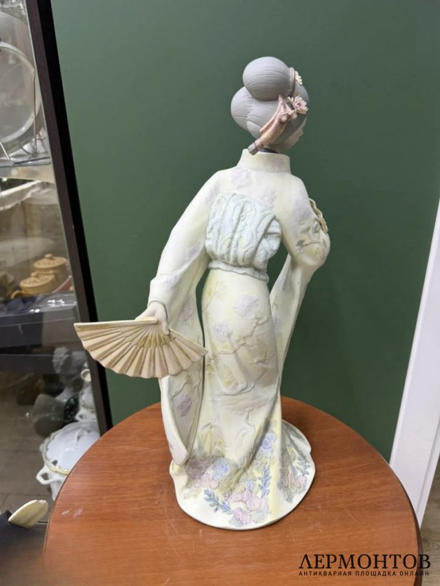 Скульптура «Японская элегантность». Фарфор грес, Lladro, скульптор José Puche, Испания, 2005–2006 годы
