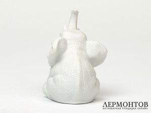 Статуэтка «Сидящий слоненок». Фарфор, Rosenthal, Германия, XX век