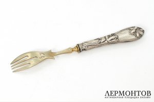 Вилка для рыбы в стиле модерн. Германия, начало 20 в. Серебро 800 пробы.