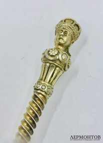 Ложка с фигурой девушки в кокошнике. Серебро 84 пробы, И. Е. Морозов, Россия, 1908–1917 годы