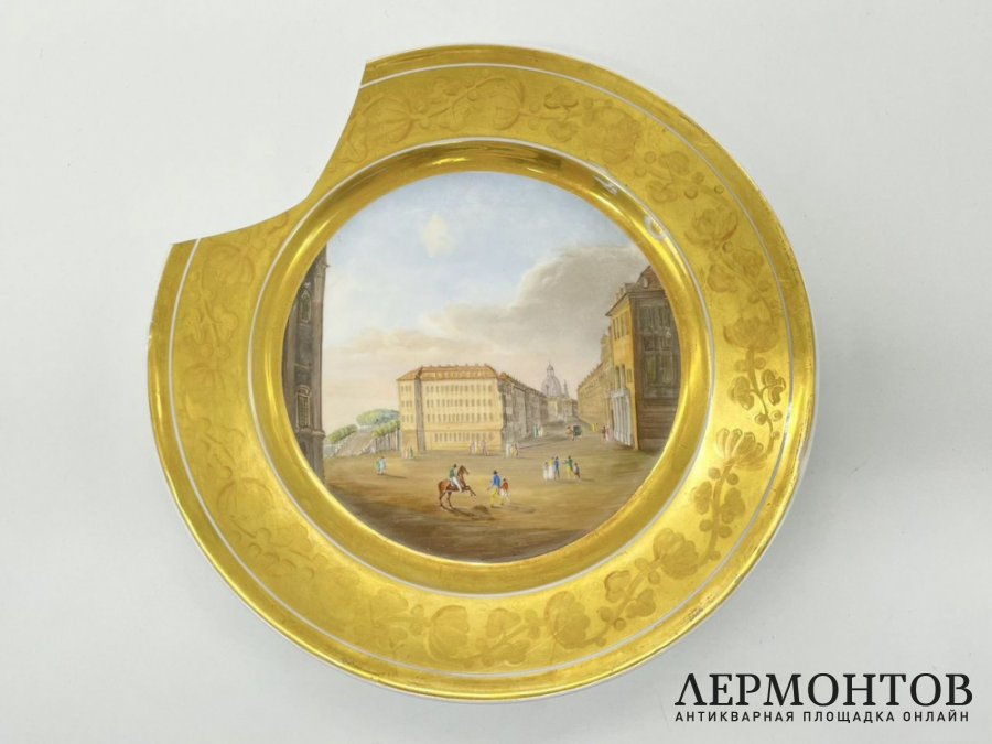 Тарелка Дворцовая площадь. Дрезден, 1830-е гг. Дефект.
