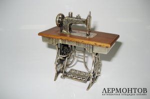 Модель швейной машинки. Серебро 925 пробы. Европа, XIX век.