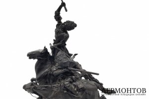 Скульптура Джигитoвка лeзгин.  Россия, Kаcли, Е. Лансере, 1891 г. Чугун. 