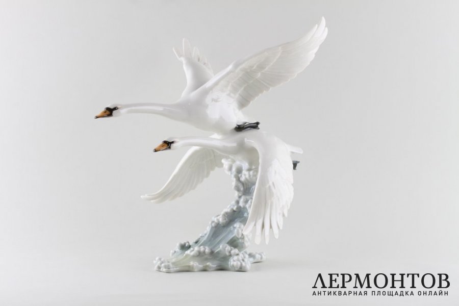 Статуэтка Лебеди. Фарфор.  Hutschenreuther, Германия, H. Achtziger, 1950-е гг.