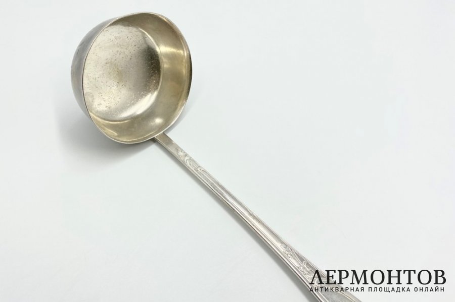 Половник с растительным декором. СССР, Платиноприбор, 1930-е гг. Серебро 875 пробы.