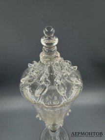 Кубок с крышкой «Цветы». Хрусталь, гутная пластика, Европа, 1860–1880 годы