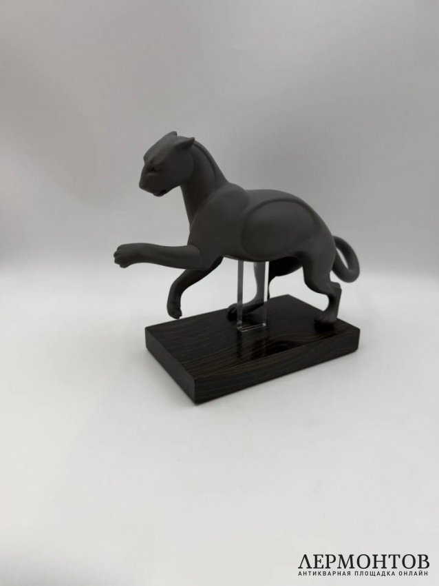 Скульптура «Пума» на постаменте. Фарфор, дерево, Lladro, Испания