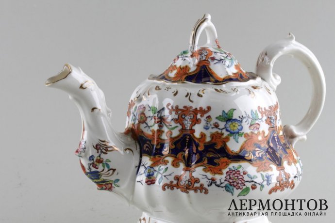 Чайник с барочным декором. Фарфор, роспись. Англия, вторая половина XIX в.
