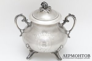 Сахарница в классическом стиле. Queille. Серебро 950 пробы, гильоше. Франция, XIX в.