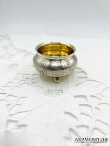 Солонка на ножках. Серебро 84 пробы, П. Лобанов, Россия, 1867 год