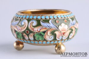 Солонка. Трыкин. Расписная эмаль по скани. Серебро 84 пробы. Россия, 1899-1908 гг.