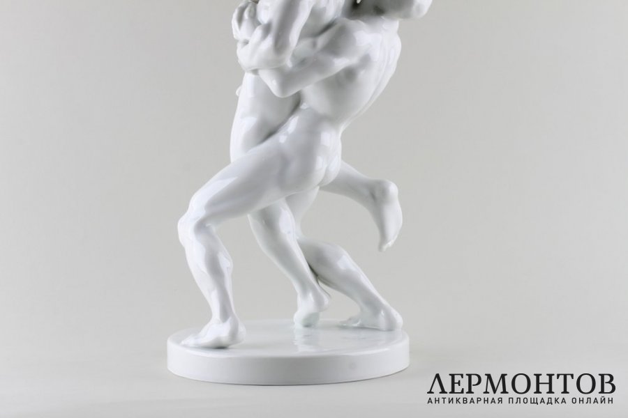 Статуэтка Борцы. Фарфор.  Фабрика Herend, Венгрия, подпись Farkas B., 1940-е гг.